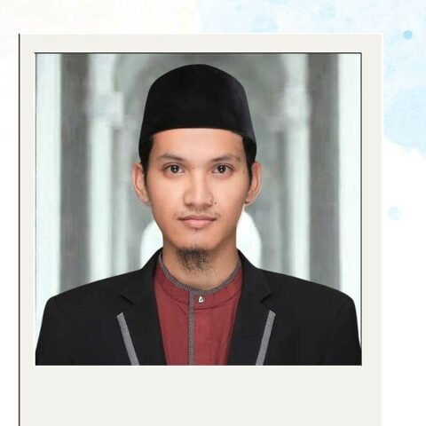 Ustadz Dinar Bagus Lutfiyanto